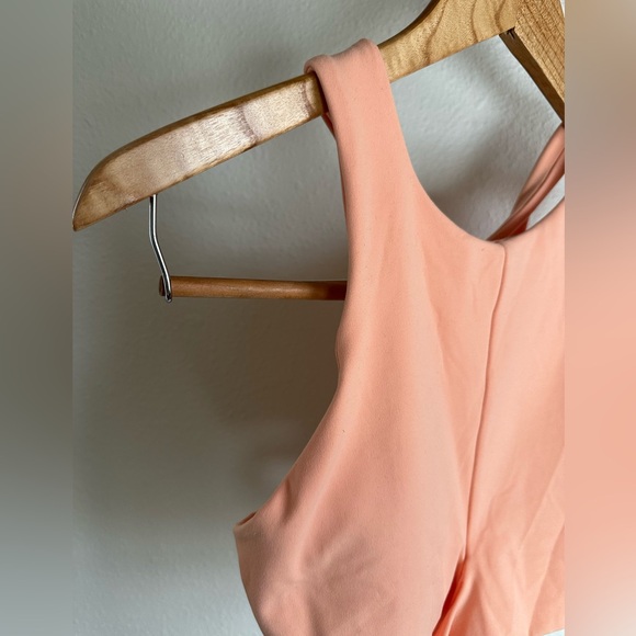 ATHLETA Conscious Cut Out Crop. - Picture 11 of 14